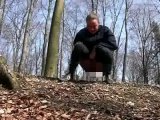 Amateurvideo Im Wald in Reithosen gepisst von nsmausnrw