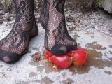 Amateurvideo Tomato pressure high heels (4) von Arabika