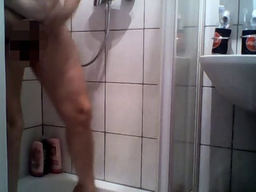 Amateurvideo in der dusche gewichst von sarah58