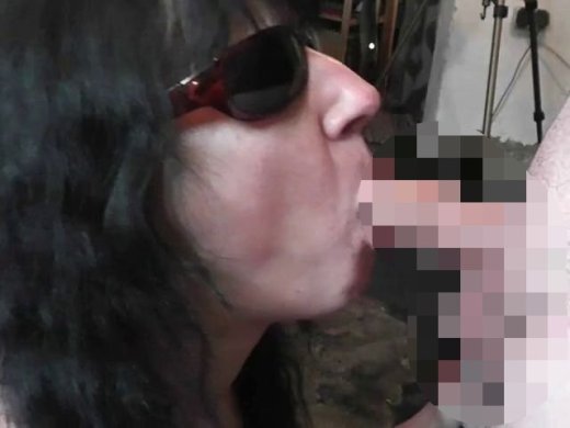 Amateurvideo massive Gesichtsbesamung beim Blowjob von SexKatze