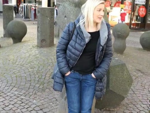 Amateurvideo Public-Orgasmus in Gießens Innenstadt von DaddysLuder