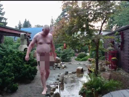 Amateurvideo Nackt im Regen ** Nudist Outdoor ** von nylonjunge