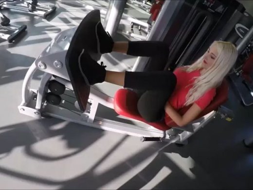 Amateurvideo Geile Blondine im Fitnessstudio angesprochen u abgeschleppt von DonJohnXXX