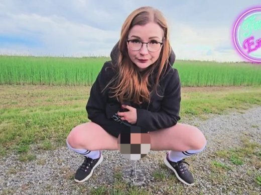 Amateurvideo Mein LÄNGSTER Piss!!    EXTRA VIEL NATURSEKT !    from TinyEmily